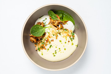 chanterelles with poached egg and spinach mousse