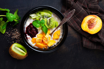 oat flakes with fruit