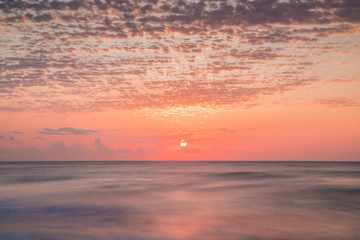 Fototapeta na wymiar Morning on the ocean