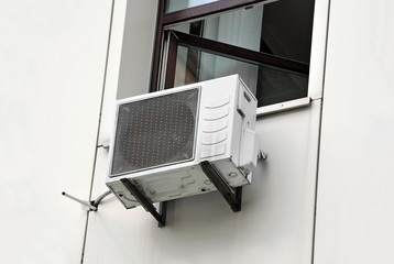 Air conditioner system on wall
