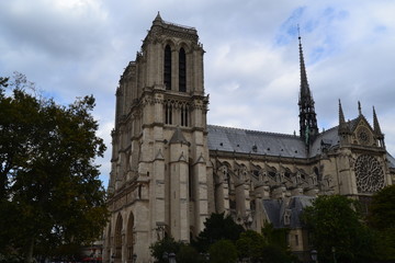 Fototapeta na wymiar Notre Damme Cathedral