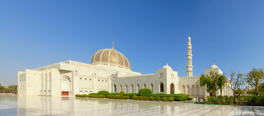 Sultan Qaboos Grand Mosque in Muscat (مسقط, Maskat) Sultanate of Oman
