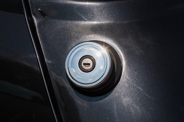 古い車の給油口　OIL FILLER PORT DEVICE of my car