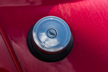 古い車の給油口　OIL FILLER PORT DEVICE of my car