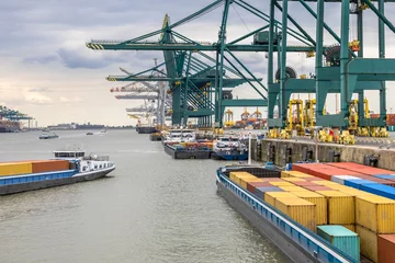 Fototapete Antwerpen Belebter Hafen von Antwerpen