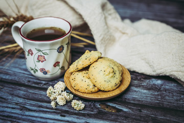 Thé à la camomille et petits biscuits sablés sans gluten