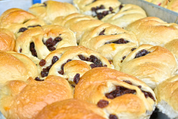  The bakery has bread and chocolate. Many many kinds We can choose to buy easily.