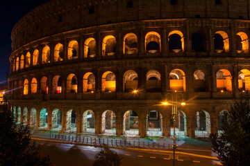 Fototapeta na wymiar night view of Colosseum in Rome
