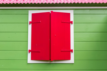 Fenêtre de maison créole réunionnaise 