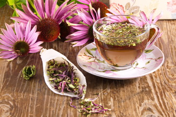 Obraz na płótnie Canvas Tea drink with Echinacea purpurea (Echinacea purpurea) dried folk medicine