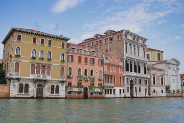 Fototapeta na wymiar Bright houses in Venice. View from the Grand Canal.