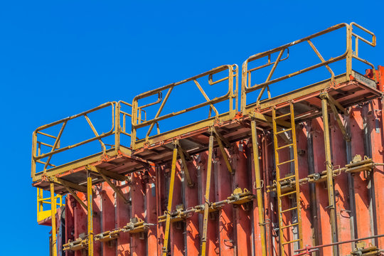 Coffrages m&eacute;talliques de chantier 