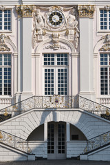 Image of townhall facade in Bonn