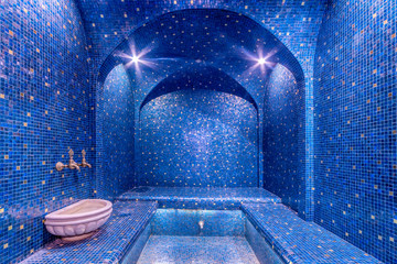 Colorful turkish bath interior. luxurious steam bath - hamam (hammam). - obrazy, fototapety, plakaty