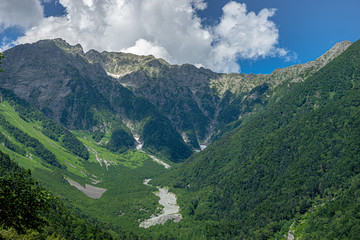 Fototapeta na wymiar japanese alps kamikochi