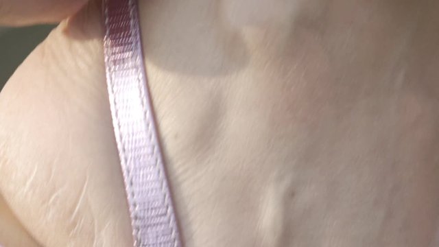 Donna pantaloni jeans e tacchi alti