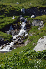 Kleiner Wasserfall in Bergidylle