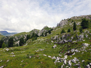 Fototapeta na wymiar vista spettacolare delle Dolomiti in Italia, d'estate
