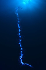  acuático piscina azul mar con textura natación verano claro oceáno abstracta recubrir turquesa dechado mecer olas aseado liquida diáfano mojado mecer olas acuático naturaleza alumbrado