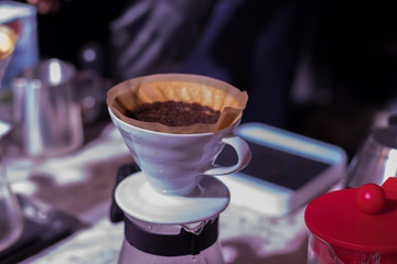 haciendo café de filtro