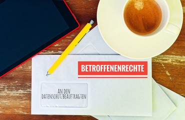 Brief mit in deutsch an den Datenschutzbeauftragten und Betroffenenrechte in englisch to the data...