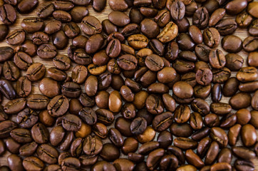 Fototapeta premium coffee beans background. View from above.