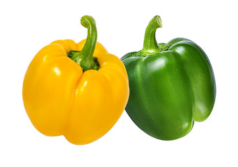 Obraz na płótnie Canvas Green and yellow peppers isolated. With clipping path.