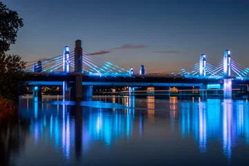 Selbstklebende Fototapeten I-35 Bridge in Waco, Texas © John McQuiston