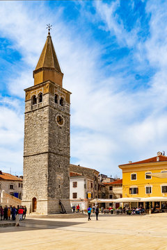 Innenstadt Marktplatz und Kirche Umag,Kroatien