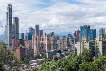 Fototapeta na wymiar Una vista de la ciudad de Bogota