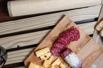 queso fresco, salchicha 