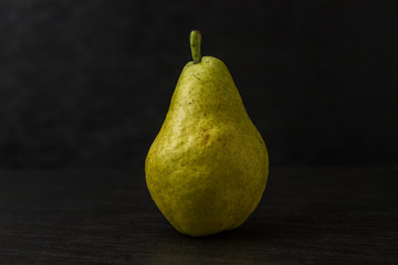 洋梨　Freshly picked pears (Pyrus communis)