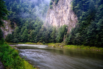 Rzeka Dunajec po deszczu