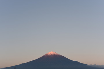 朝焼けの富士山