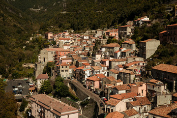 Fototapeta na wymiar old italian city high in the mountains