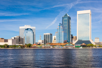 Fototapeta premium Jacksonville, Florida, USA downtown skyline over St. Johns River