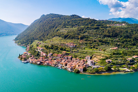 Lago D'Iseo (IT) - Carzano - vista aerea 