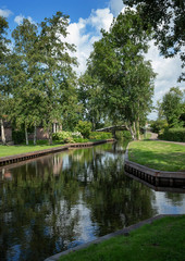 Fototapeta na wymiar Canals. Giethoorn Noord. Dutch watervillage. Netherlands. Overijssel.