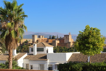 Vista panorámica de la fortaleza palacio de la Alhambra de Granada, en España