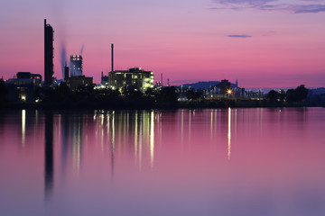 industrie bei nacht