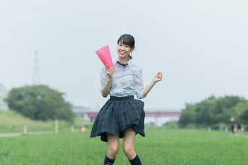 応援する女子高生