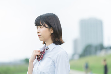 真顔の女子高生