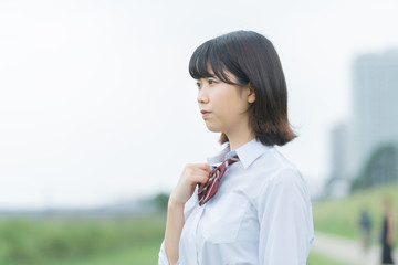真顔の女子高生