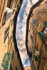 Naklejka premium Typical narrow street of Florence, Italy