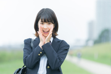 応援・告白する女子高生