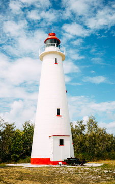 White lighthouse on a sunny day on Lady Elliot Island, Great Barrier Reef, Australia