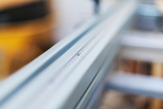 Holzschnitt, Genauigkeit, Industrie Maßarbeit, Präzision Zentimeter Hintergrund copyspace