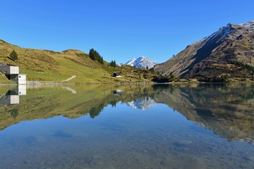 Fototapeta premium Trübsee Engelberg Switzerland, im Herbst.