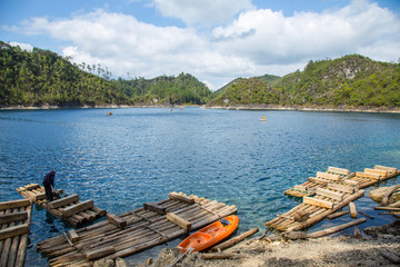 Fototapeta na wymiar Montebello, Chiapas / Mexico »; Spring 2017: Wooden jetty on Montebello Lake