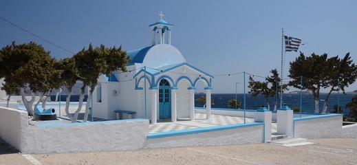 église à Milos grèce
